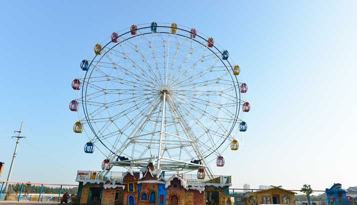 Big ferris wheel ride